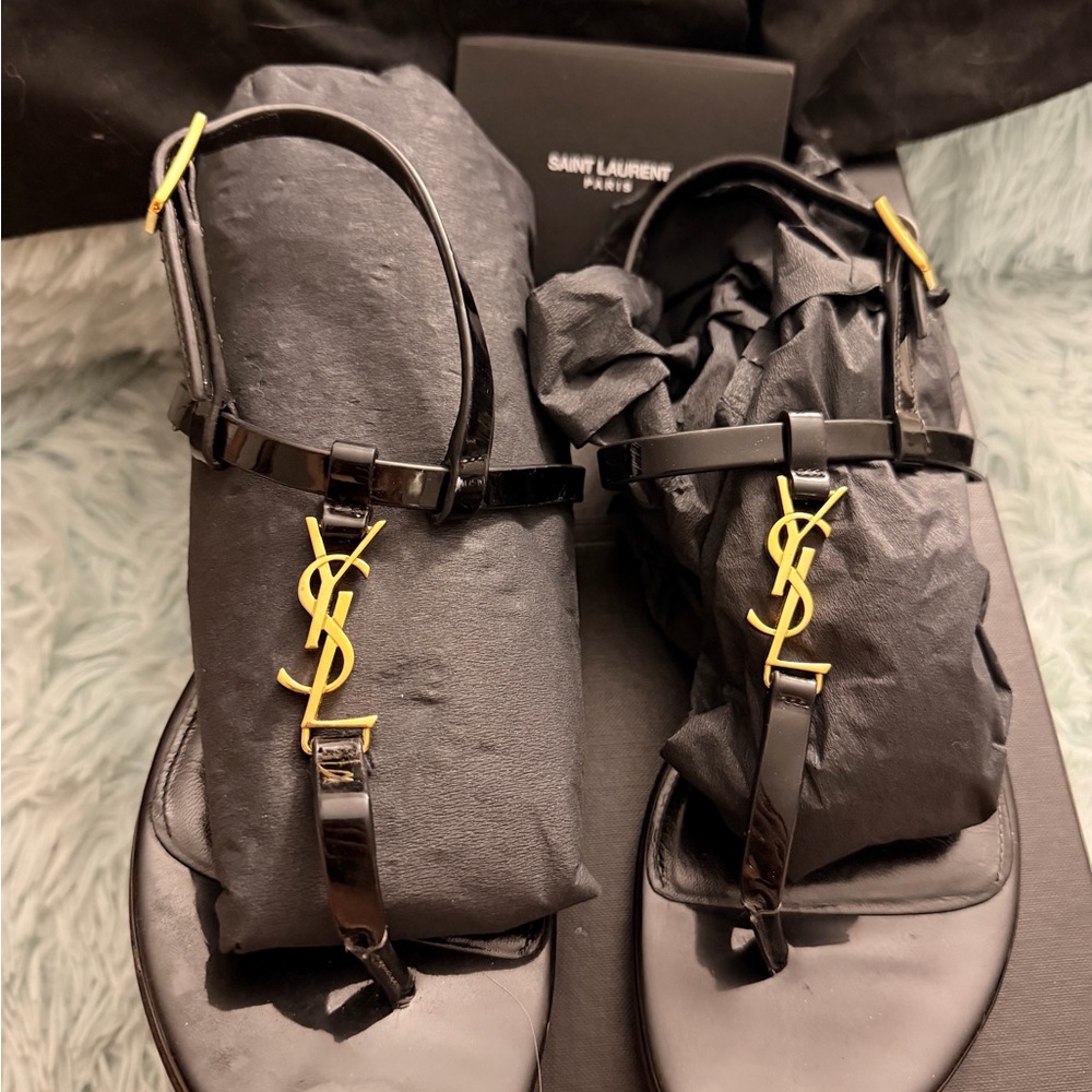 Yves Saint Laurent sandals Nero